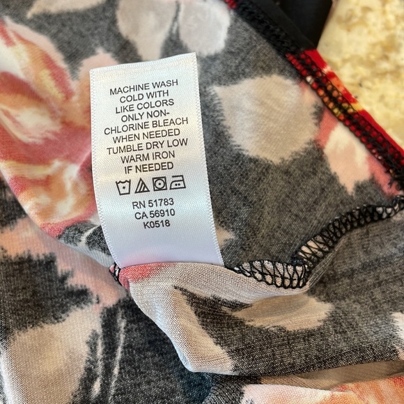 Maurice’s - Black Floral Dress Elastic Waist V Neck, Back Neck Tie, size medium - Picture 12 of 12